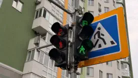 24 часа на одном заряде: светофоры Киева получили мощные «пауэрбанки»