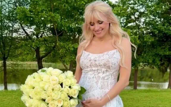 Зворушливе відео в мереживі: співачка Ірина Федишин готується стати мамою втретє
