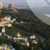 Осень ещё не близка... Ещё вернётся приятное летнее тепло