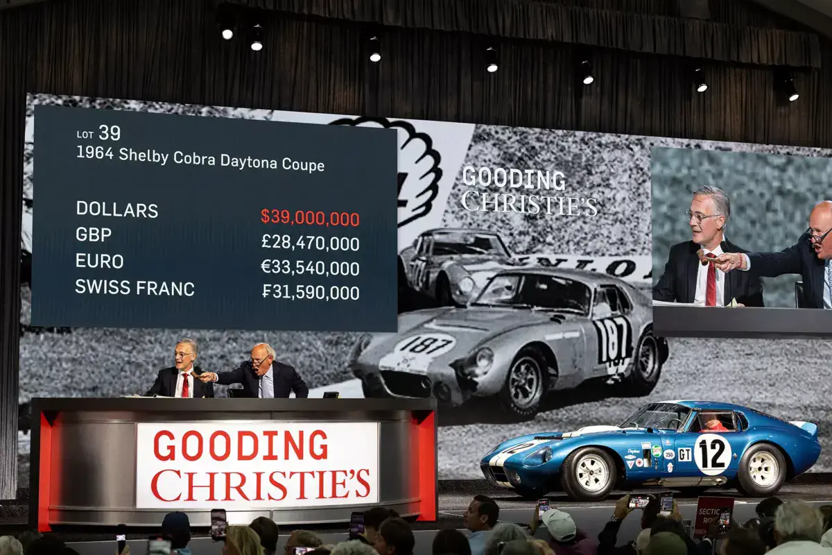 Рекорд у Пеббл-Біч: Shelby Cobra продано за 42,9 млн доларів