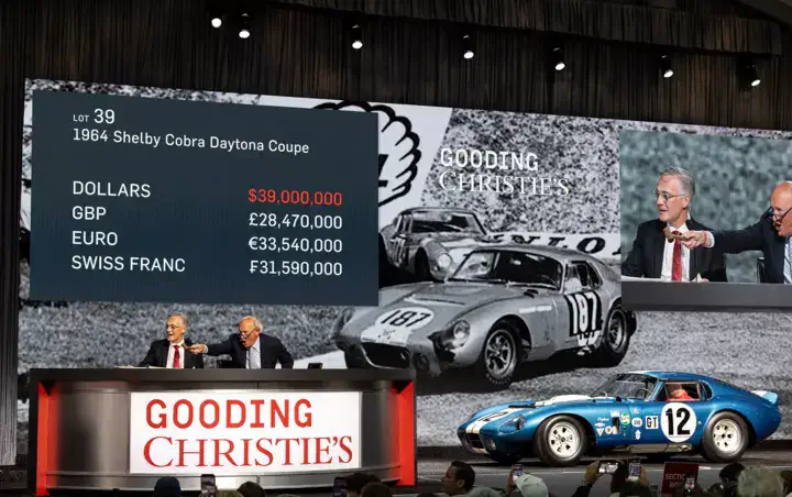 Рекорд у Пеббл-Біч: Shelby Cobra продано за 42,9 млн доларів