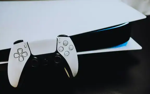 Слухи о новой Xbox и протесты геймеров заставляют изменить планы по цифровизации PlayStation