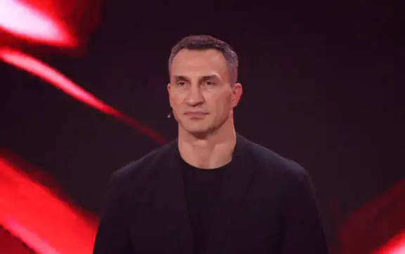Кличко отреагировал на сенсационное поражение Итаумы: «Выносливость снова победила»