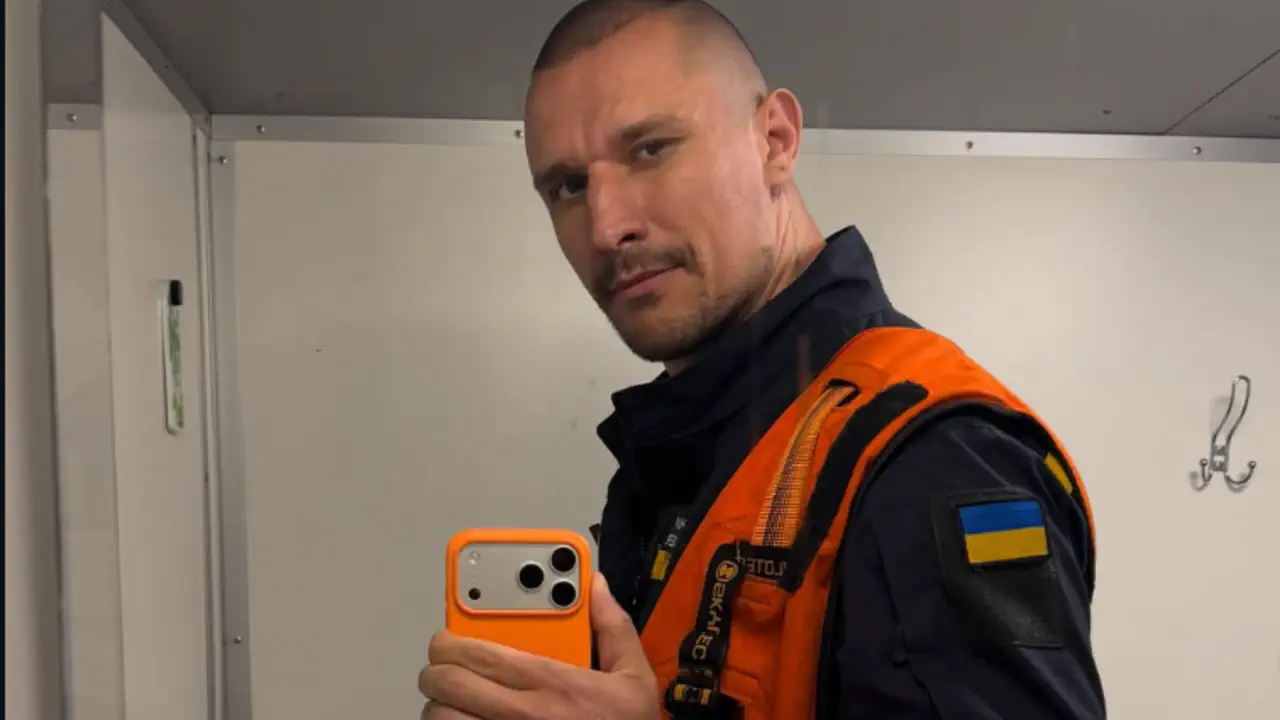 Зірка "Кріпосної" Тарас Цимбалюк вирушив у Львів із батьками: кадри сімейного відпочинку
