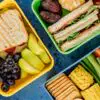 Здоровий перекус до школи: які продукти обрати для ланч-боксу, а від яких відмовитися