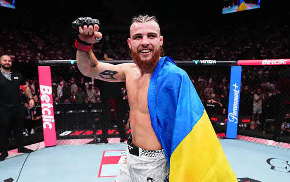 Донченко здобув четверту перемогу поспіль в UFC. Українець переміг Соріано