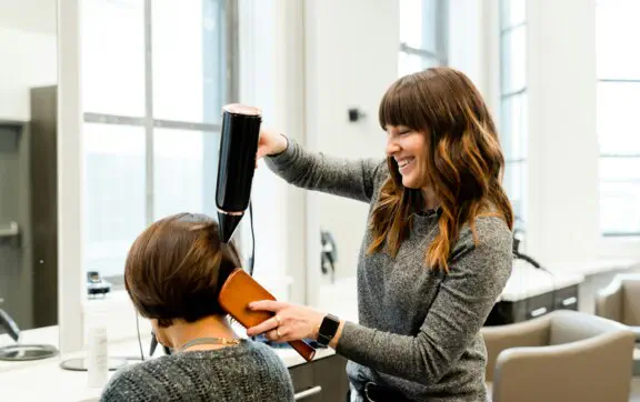 Жіночі та чоловічі стрижки на осінь