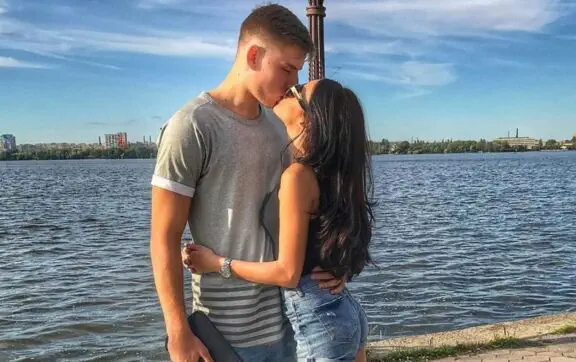 Андрей Лунин с женой