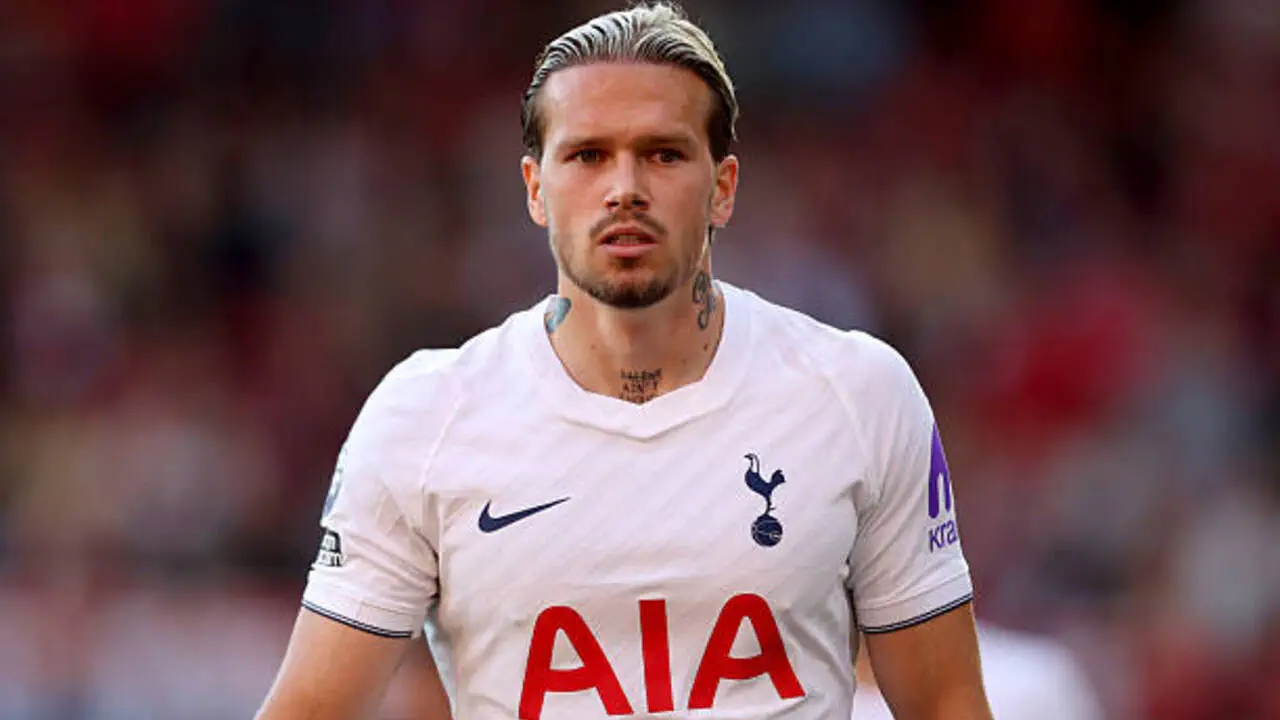 Украинские номера и 625 лошадей. На чем ездит Михаил Мудрик