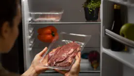 Как долго можно хранить сырое мясо в морозилке: сроки вас удивят