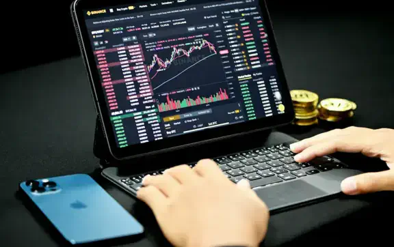 Binance конвертирует гривну по курсу 46,5: адвокат объяснил, какие риски это несет и куда жаловаться