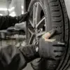 Як зрозуміти, що на шиномонтажі не "розводять" на гроші: 4 питання, які викриють справжній стан шин
