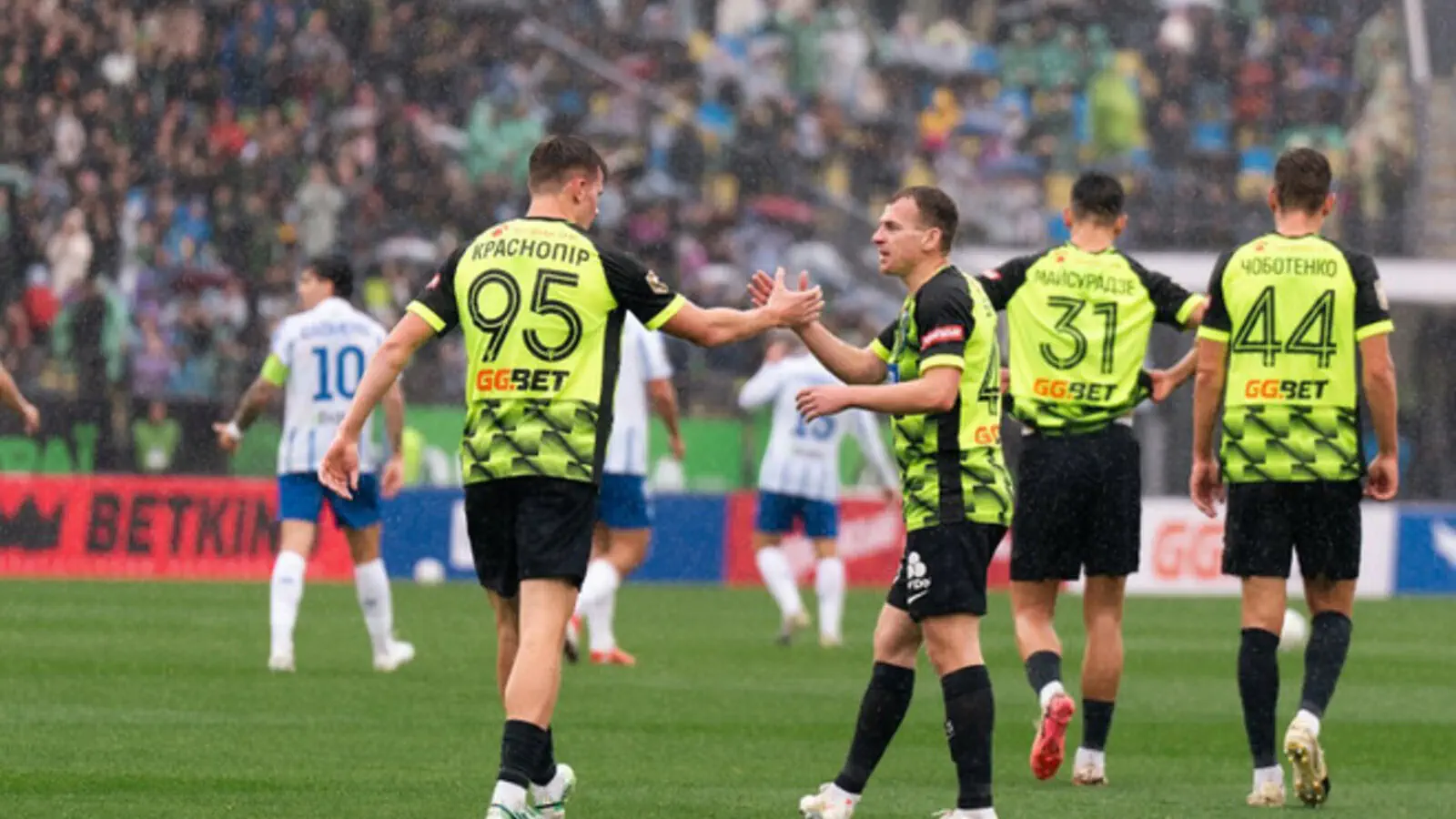 Photo : Meta.ua Le FK Polissya bat le Dynamo Kiev malgré un carton rouge dès la 5e minute