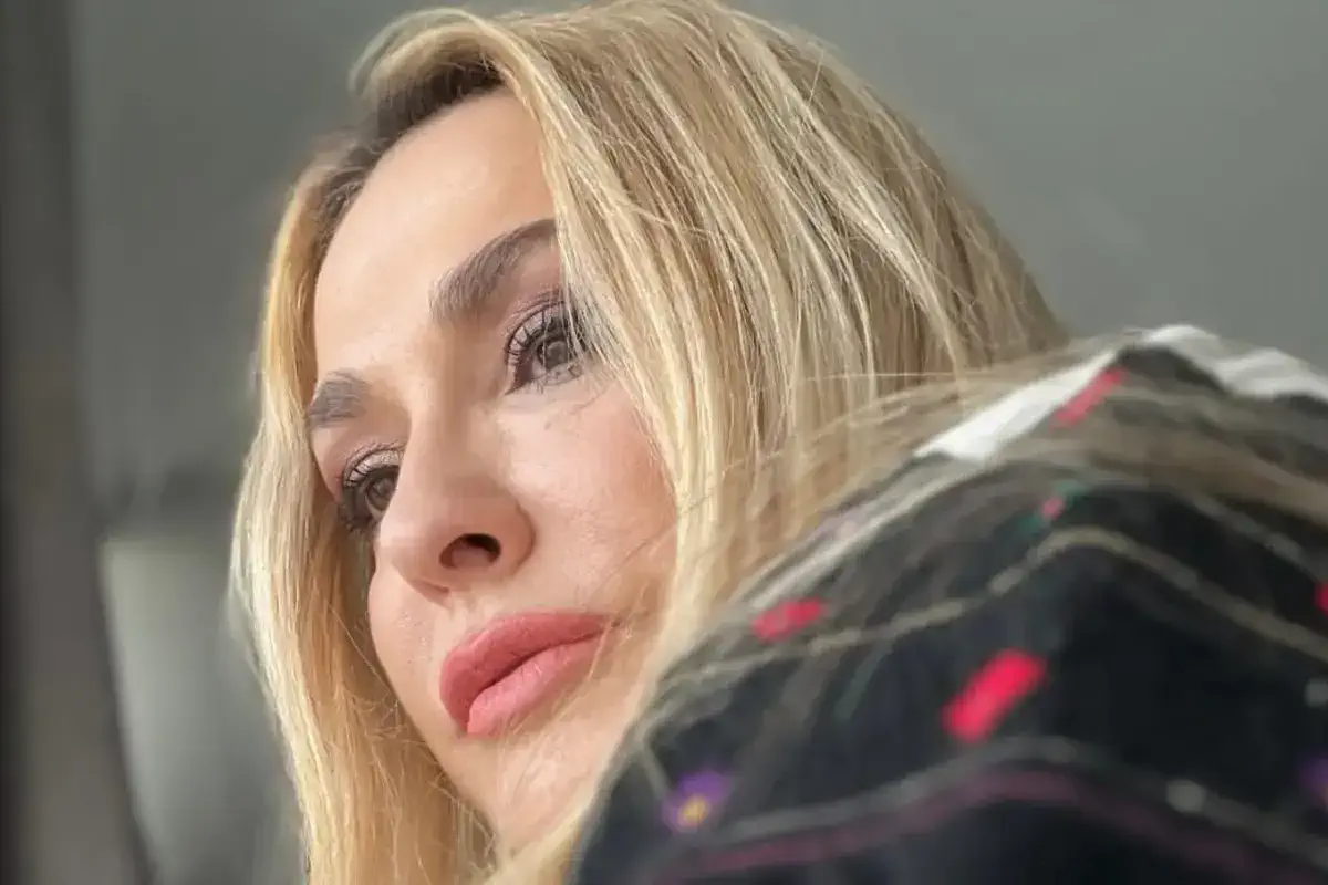 "Страшна ніч": Ольга Сумська показала, як ховалася з песиком під час балістичної атаки на Київ