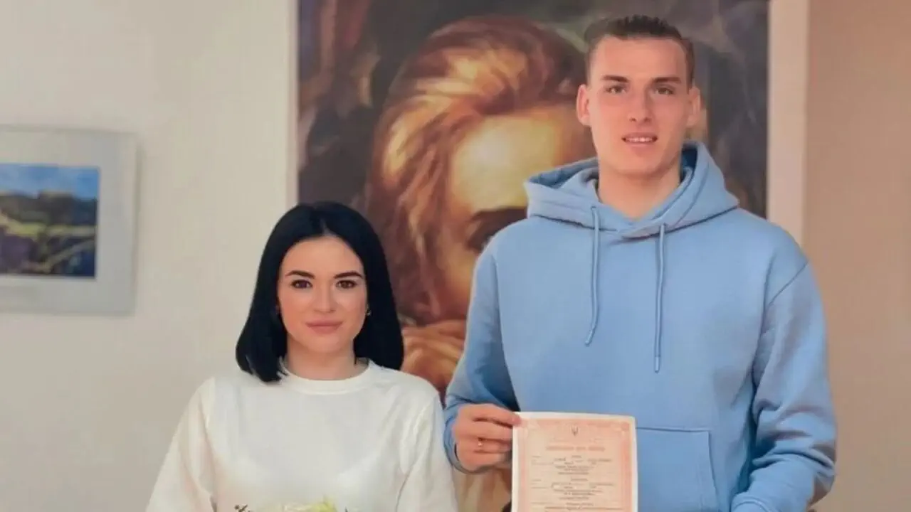 Андрей Лунин с женой