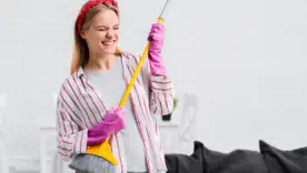 Прибирати годинами більше не доведеться: 5 звичок для чистоти вдома