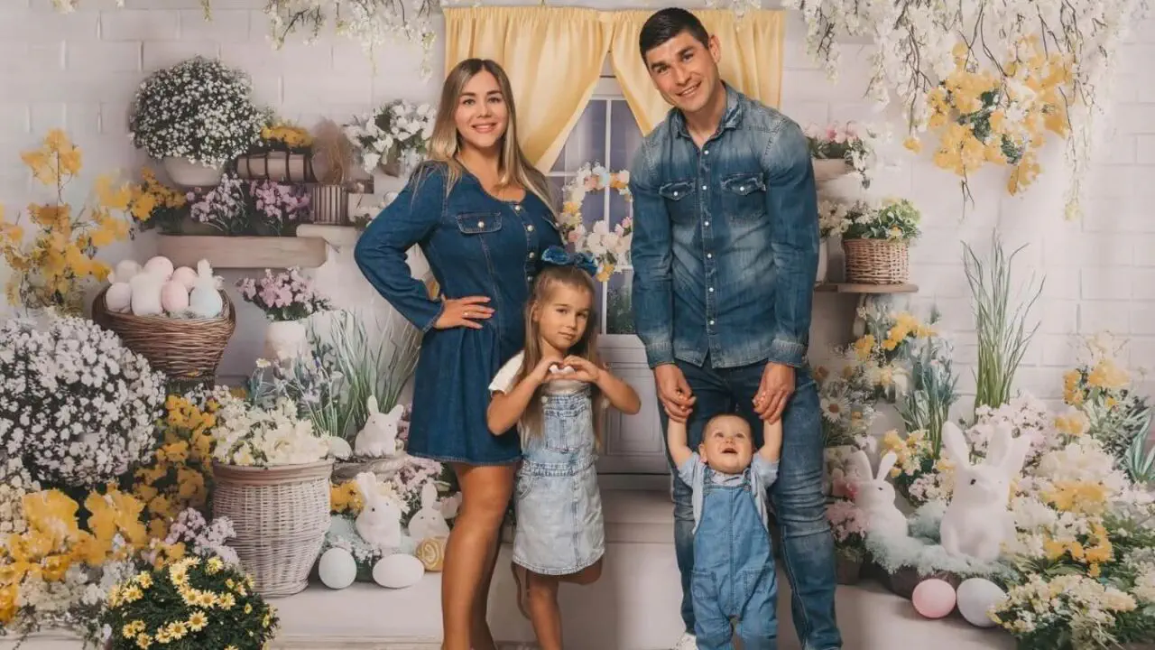 Руслан Малиновский с семьёй