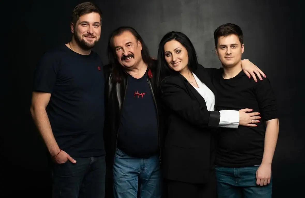 Діти та онук Степана Гіги/Фото: Instagram @stepan.giga_official