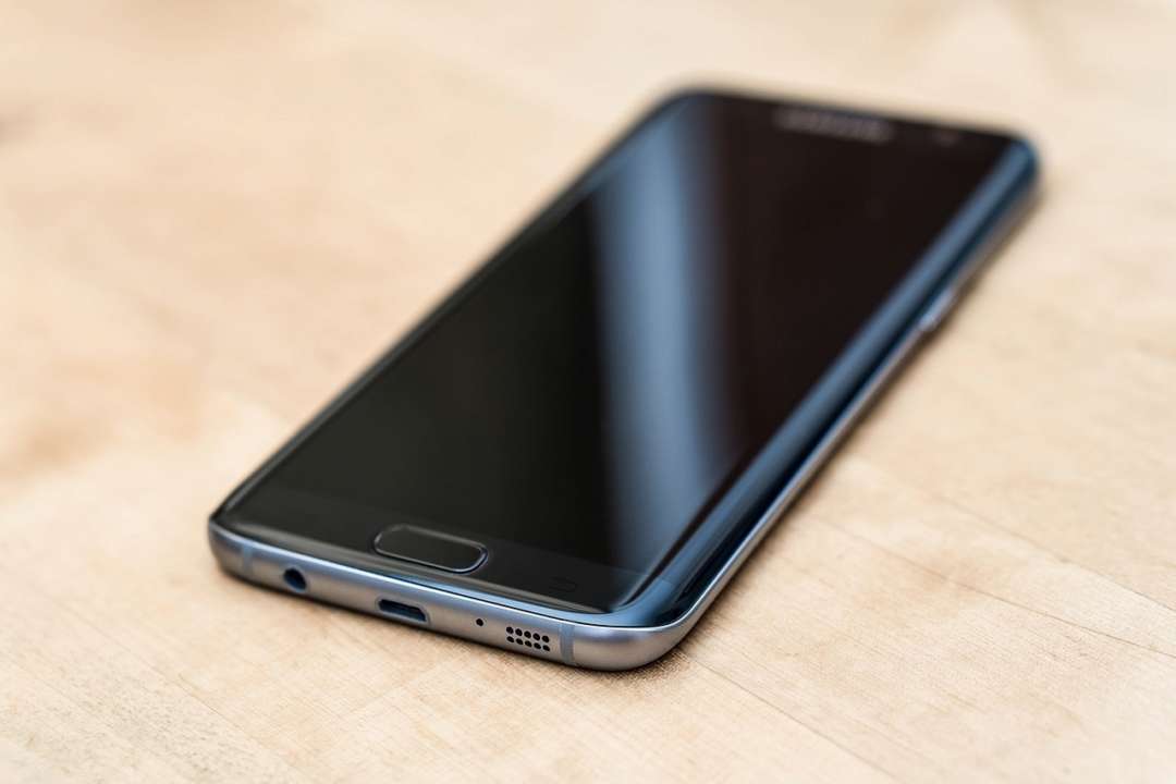 Samsung гарантує поновлення для смартфонів на найближчі 4 роки