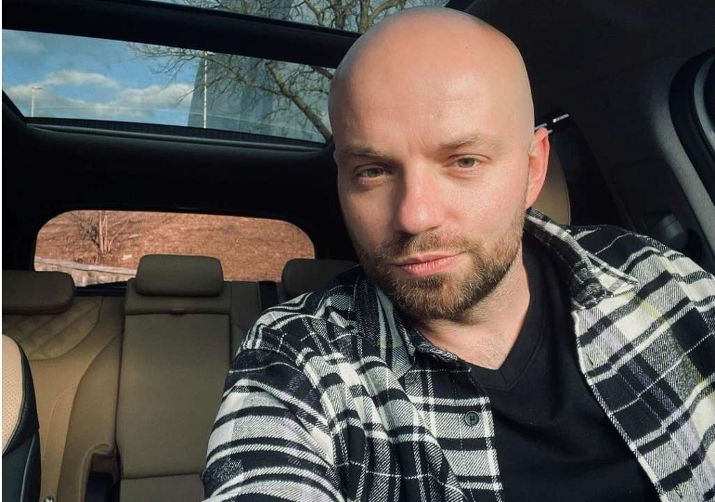Демин рассказал о хамовитом поведении российской артистки Юлии Волковой