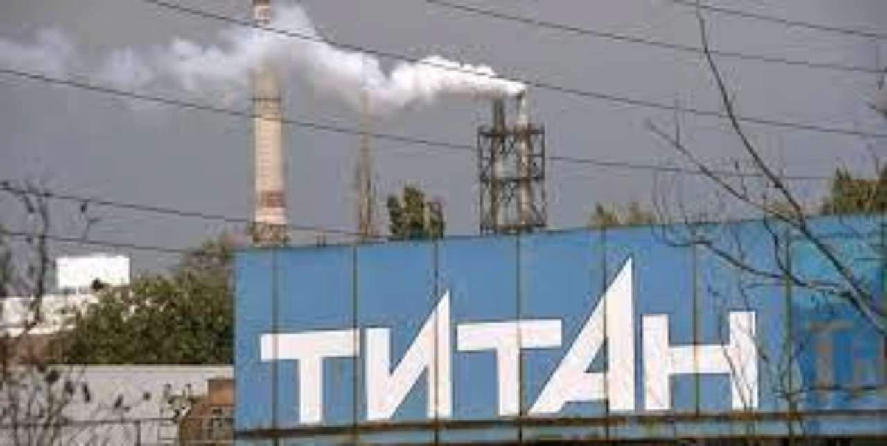 Окупанти замінували завод "Титан" в Криму / Фото: Медіазона Окупанти замінували завод "Титан" в Криму
