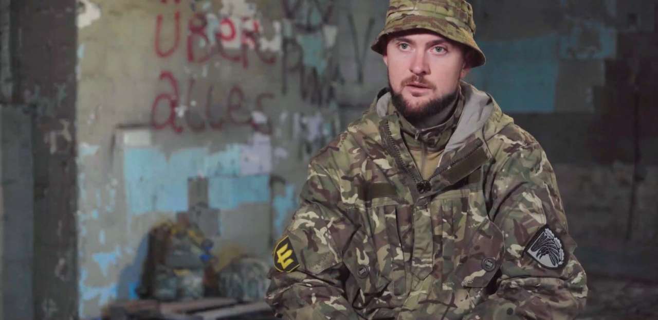 Українського репера Ярмака, що служить в ЗСУ, обікрали в потязі Укрзалізниці/Фото: 24 канал Українського репера Ярмака, що служить в ЗСУ, обікрали в потязі Укрзалізниці