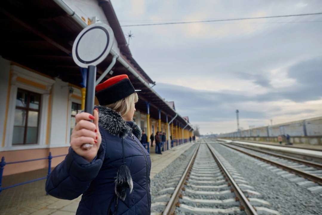 Движение поездов через Хмельницкую область, которая была закрыта из-за обстрелов, возобновили