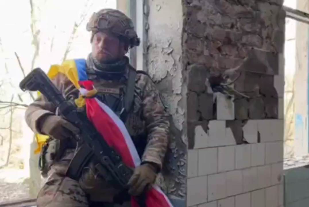 "Польша - наш друг, вместе мы боремся с Россией", - украинский воин с польскими корнями/Фото: кадр из видео