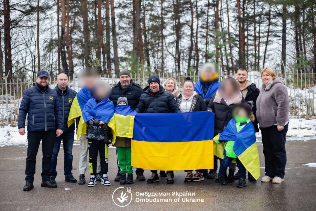 Фото: Омбудсман Лубінець Дмитро 8 українських дітей повернули на підконтрольну частину України