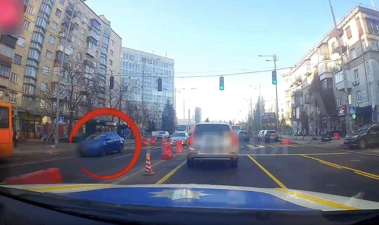 У поліції нагадали ПДР під час розвороту / Фото: t.me/kyivpatrol