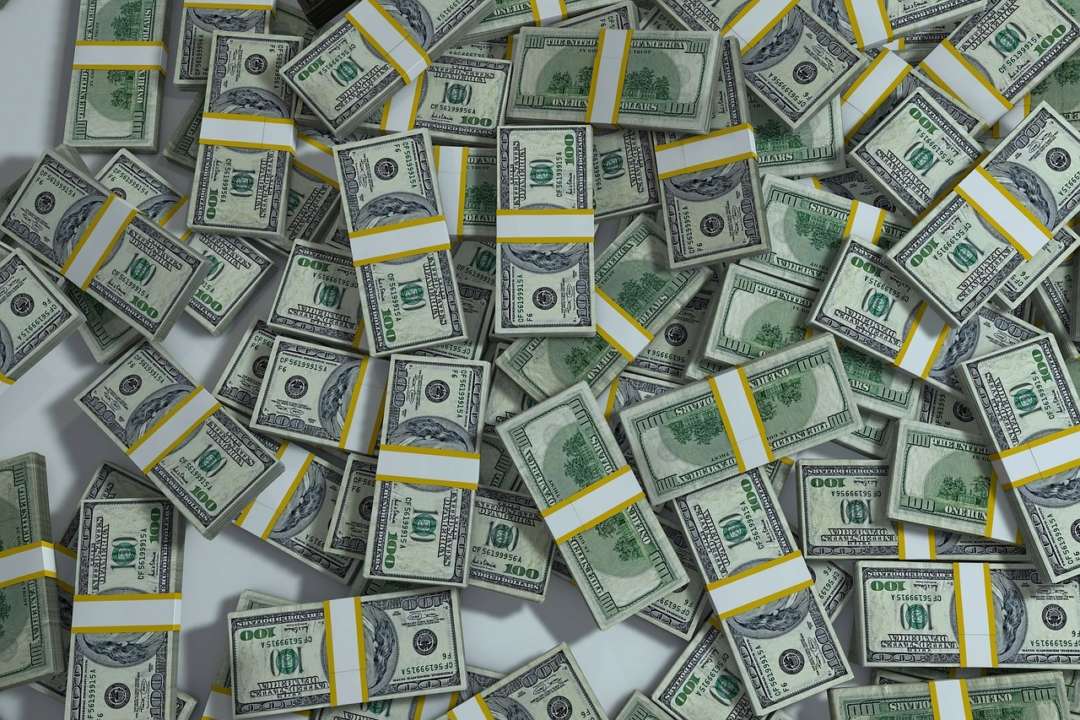 Прибыльная вакцинация: в США женщина выиграла миллион долларов в лотерее среди привитых от Covid
