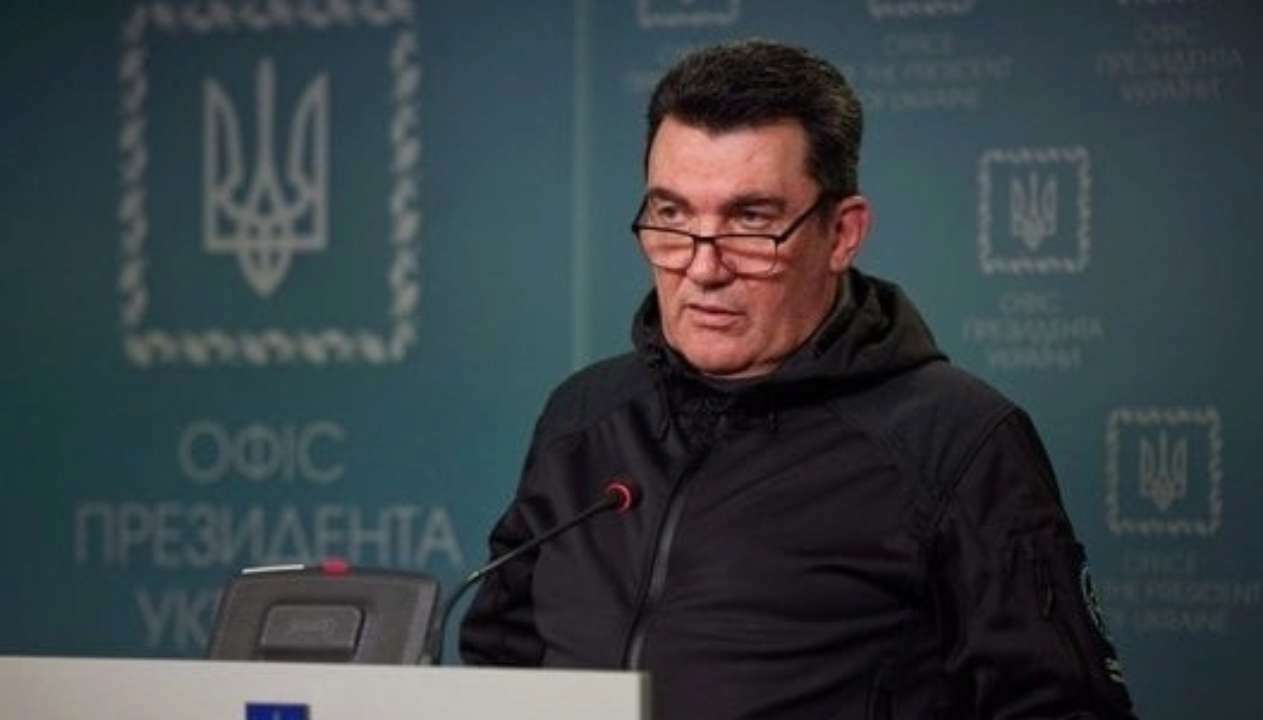 Данілов вважає, що з росією можна підписувати лише договір про її капітуляцію/Фото: Офіс президента Секретар РНБО вважає, що жодних мирних договорів з росією підписувати не варто