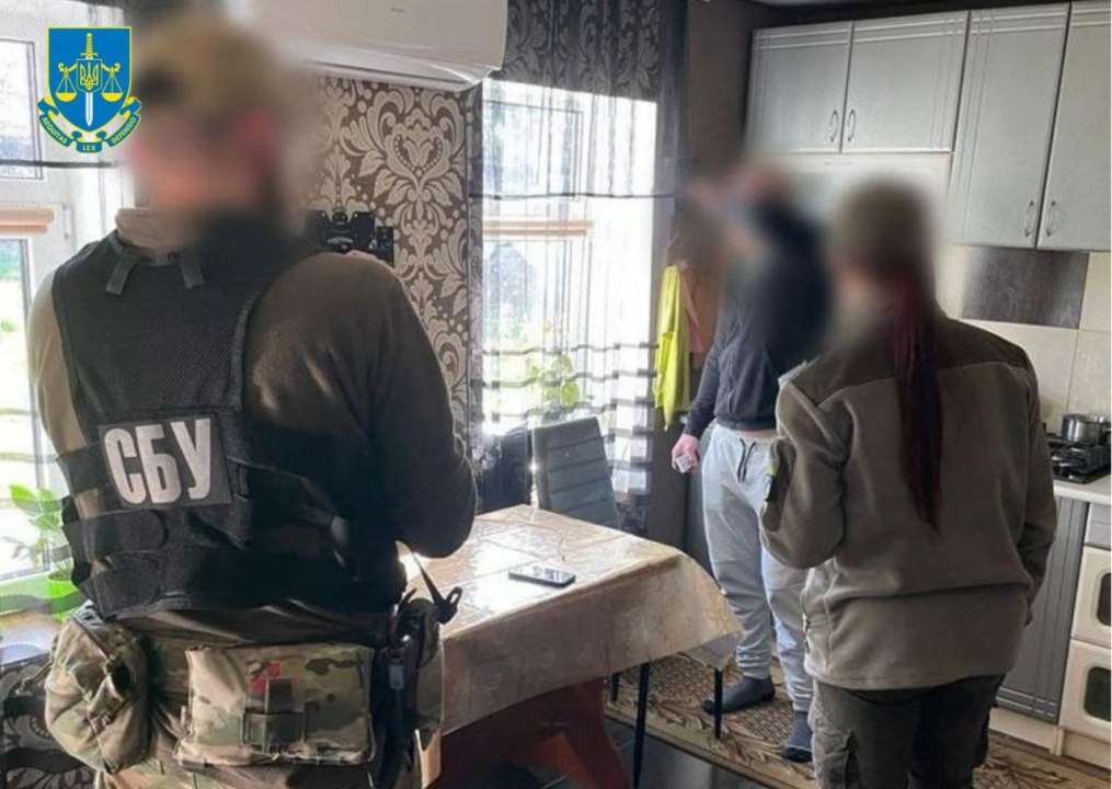 Встановлено, що він особисто відзняв фото та відео руху колони української військової техніки з боєприпасами Встановлено, що він особисто відзняв фото та відео руху колони української військової техніки з боєприпасами