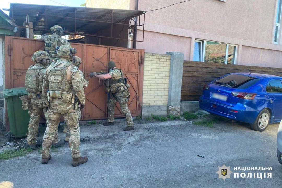 Служба безпеки спільно з Національною поліцією нейтралізувала злочинну групу, яка тероризувала і намагалась тримати в страху жителів Черкас Служба безпеки спільно з Національною поліцією нейтралізувала злочинну групу, яка тероризувала і намагалась тримати в страху жителів Черкас