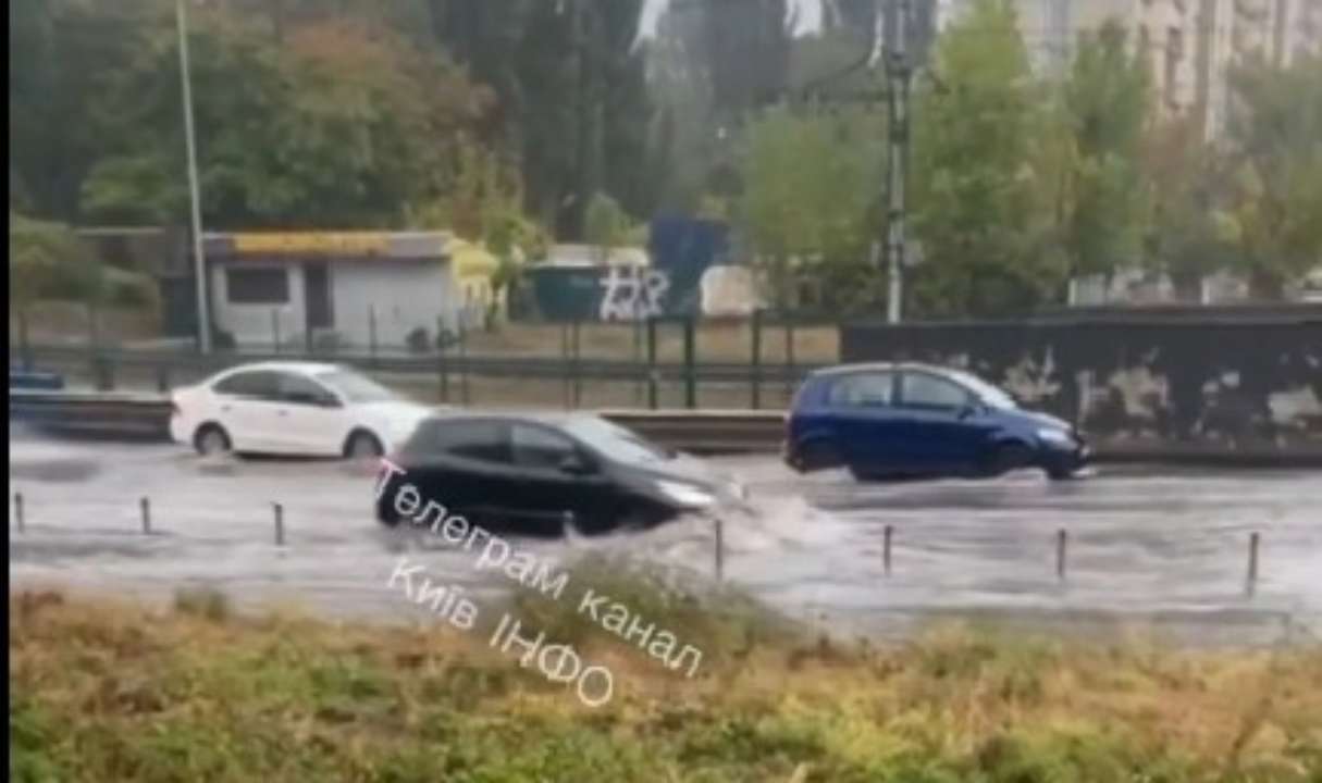 киев затопило