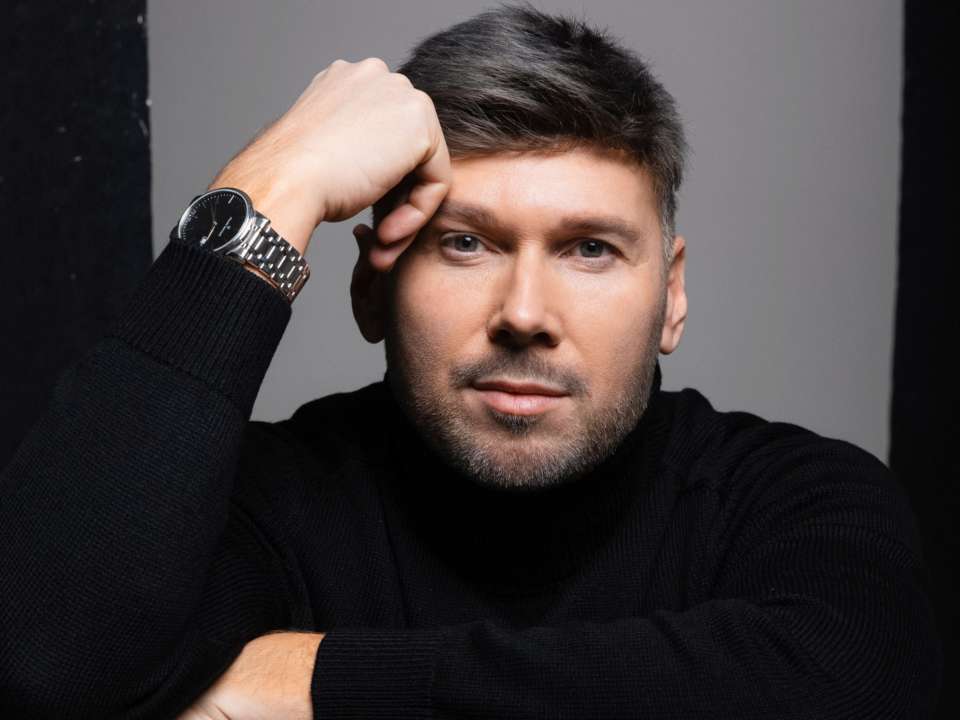 Режисер, що підкорює українського глядача: Олексій Комаровський святкує день народження
