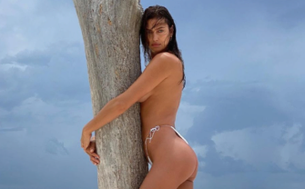 instagram.com/irinashayk Модель Ірина Шейк показала струнке тіло у відвертому купальнику
