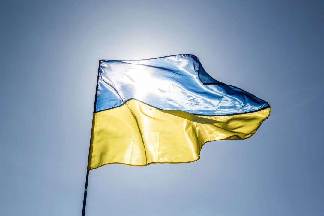 Фото: Vecteezy/Автор- Alex T. У 2022 році на Місяць відправлять стяг України, надрукований на 3D- принтері