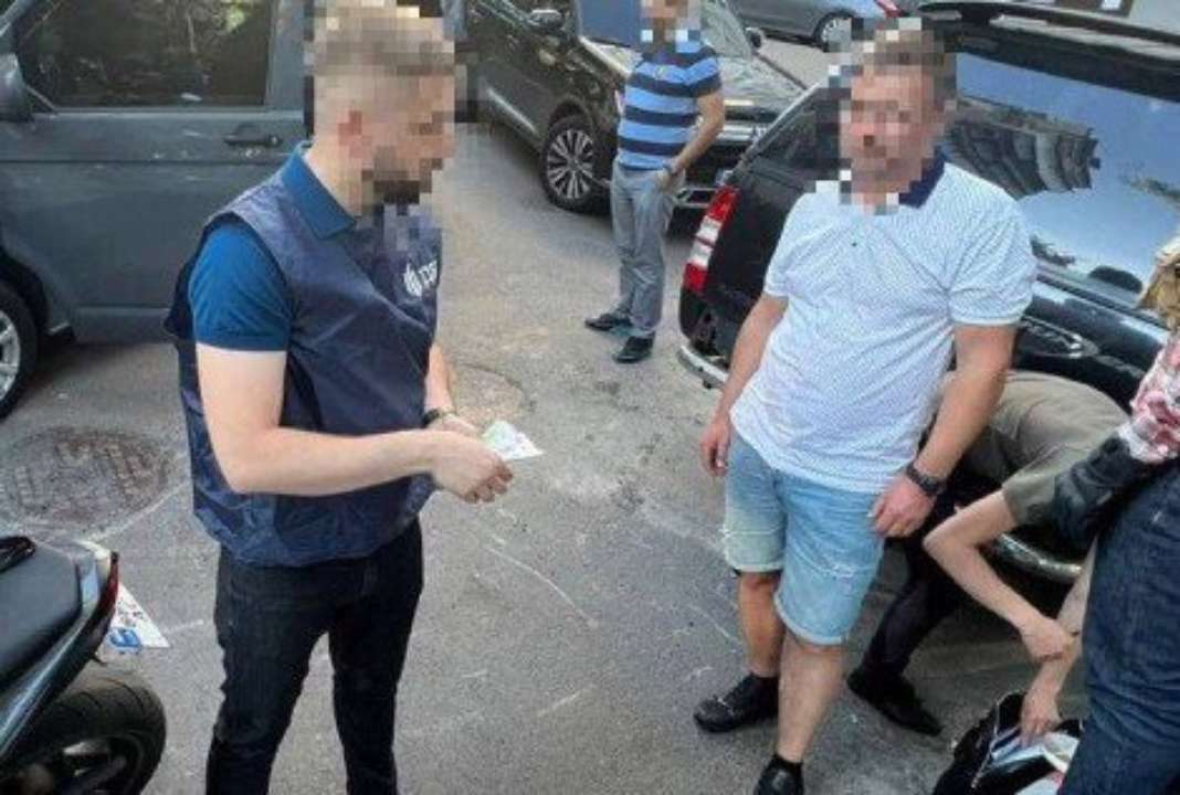 В столичной администрации обнаружили вымогателя, которого отправят под суд / Фото: t.me/kyiv_pro_office В столичной администрации обнаружили вымогателя, которого отправят под суд / Фото: t.me/kyiv_pro_office
