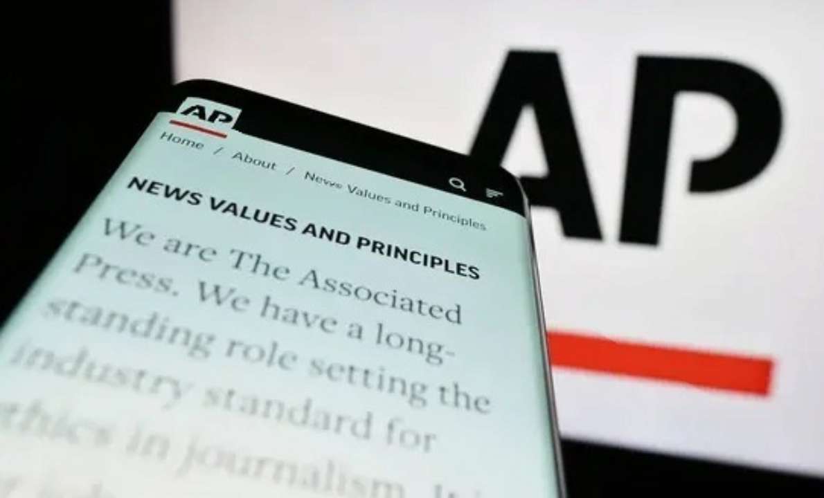 AP позивається проти адміністрації Трампа, вимагаючи припинити блокування своїх журналістів/Фото: depositphotos AP позивається проти адміністрації Трампа, вимагаючи припинити блокування своїх журналістів
