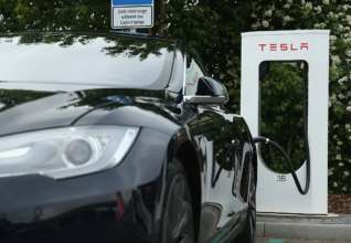 Как изменился спрос на автомобили в Украине/Фото: Getty Images Tesla Model S