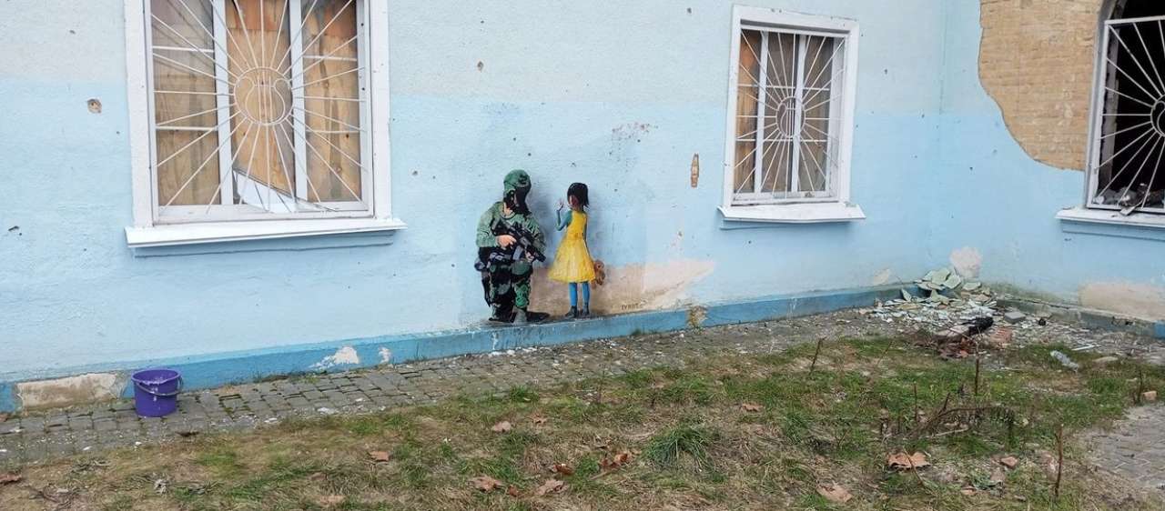 В Ирпене и Буче на домах появились граффити известного итальянского художника. Фото