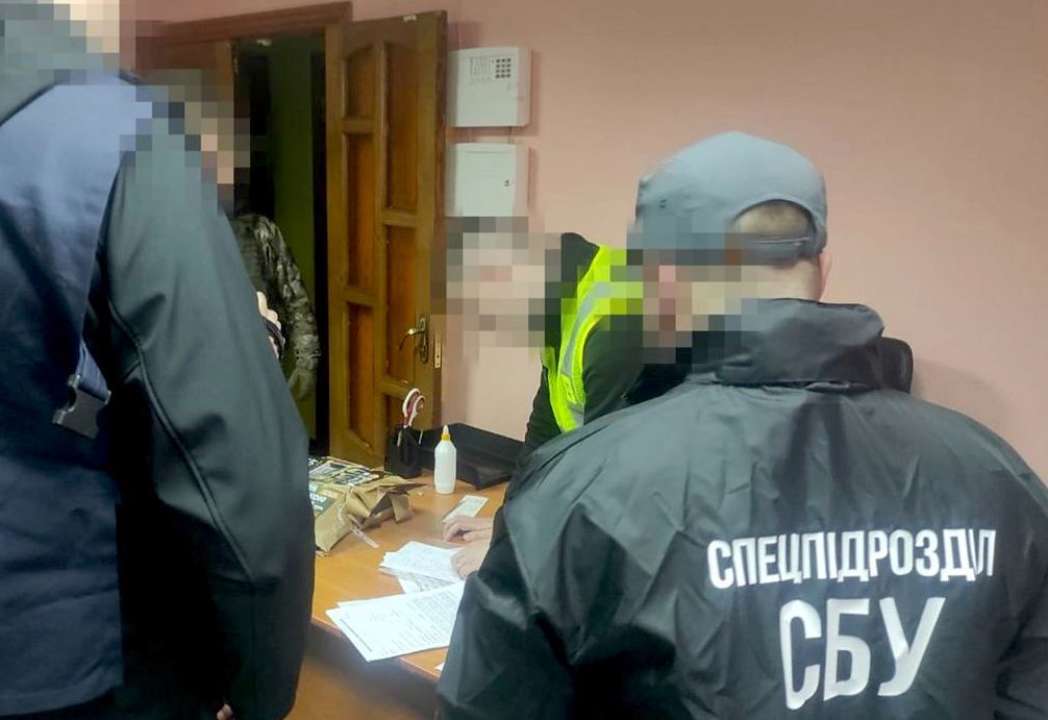 СБУ задержала украинцев, которые выманивали деньги из бойцов ВСУ / Фото: ssu.gov.ua СБУ задержала украинцев, которые выманивали деньги из бойцов ВСУ / Фото: ssu.gov.ua
