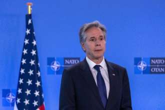 Блінкен: Ми не заохочували і не підтримували ударів за межами України, але Київ має сам ухвалювати рішення, як вести війну/Фото: gettyimages Блінкен: Рішення про переговори має приймати Україна, а не США чи будь-яка інша країна