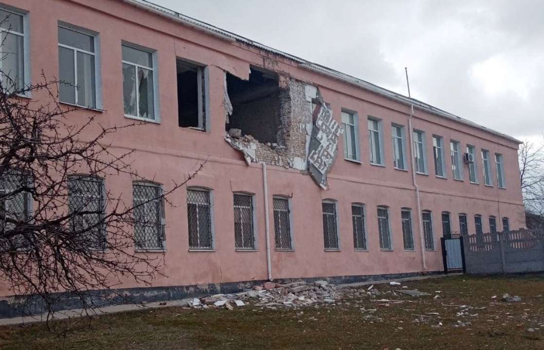 В Запорожской области оккупанты обстреляли музей и вынесли мраморный унитаз