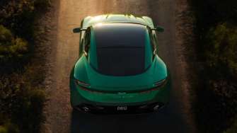 Фото: Aston Martin Потужно, красиво, дорого: Aston Martin представила шикарний "супертурер" DB12