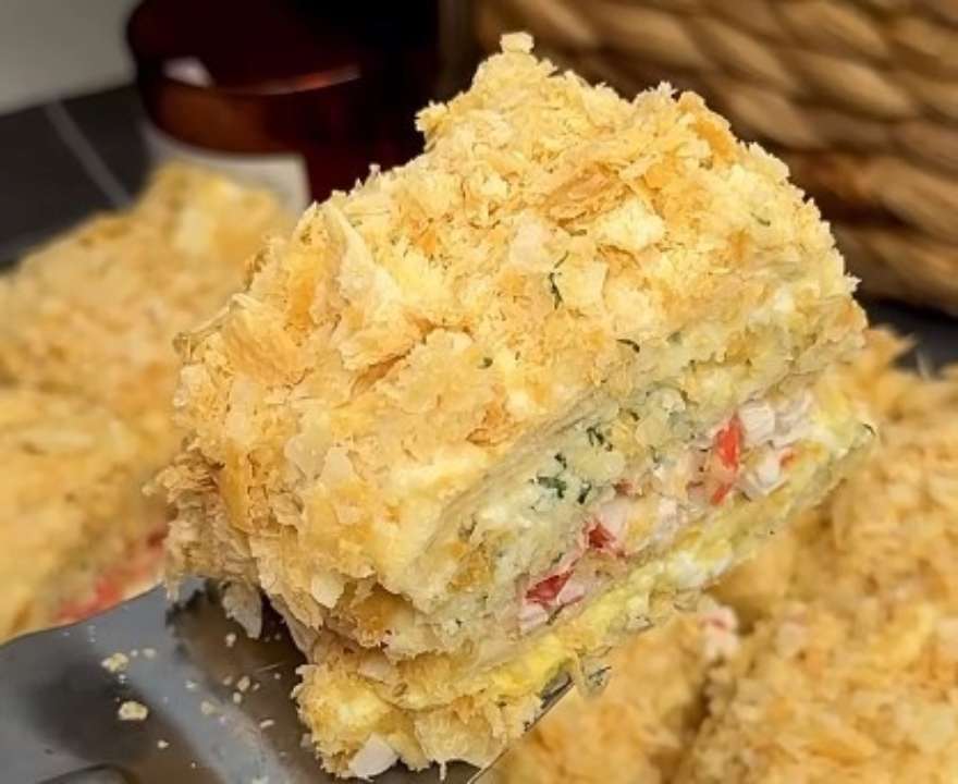 Закусочной торт з крабовими паличками /Фото: Instagram Закусочной торт з крабовими паличками