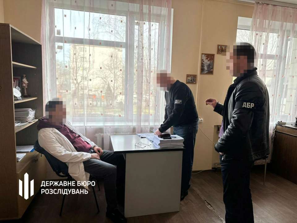 ДБР завершило розслідування щодо організаторів потужної мережі продажу наркотиків