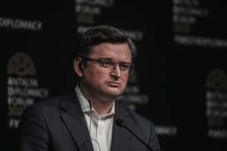 Россия собирается дезинформировать иностранные СМИ и политиков, чтобы сорвать поставки оружия в Украину/Фото: Getty Images Россияне пытаются всеми методами сорвать поставки оружия от партнеров в Украину