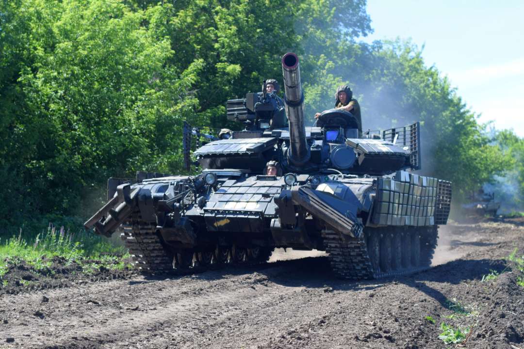 На Донбасі бойовики посилили обстріли українських позицій: двох військових поранено